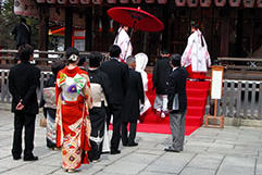 冠婚葬祭の送迎に!